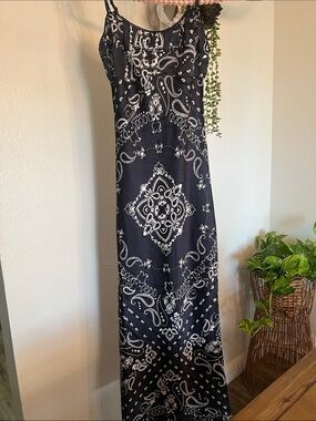NWT ✧💙 Camila Coelho💙✧ Navy & White Paisley Slip Maxi Dress S